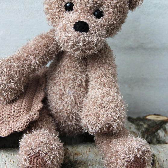 Teddy med tæppe og pude - Basse
4