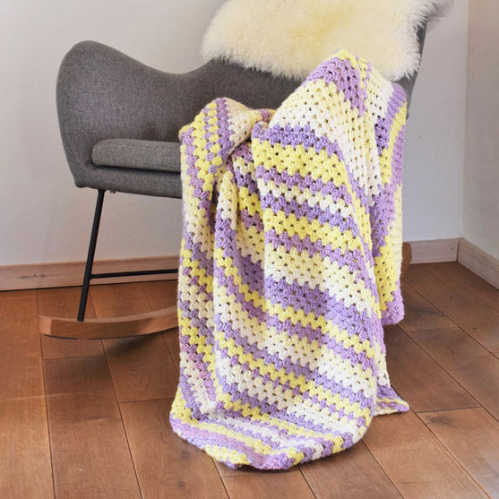 Granny på skrå - Sofatæppe
2