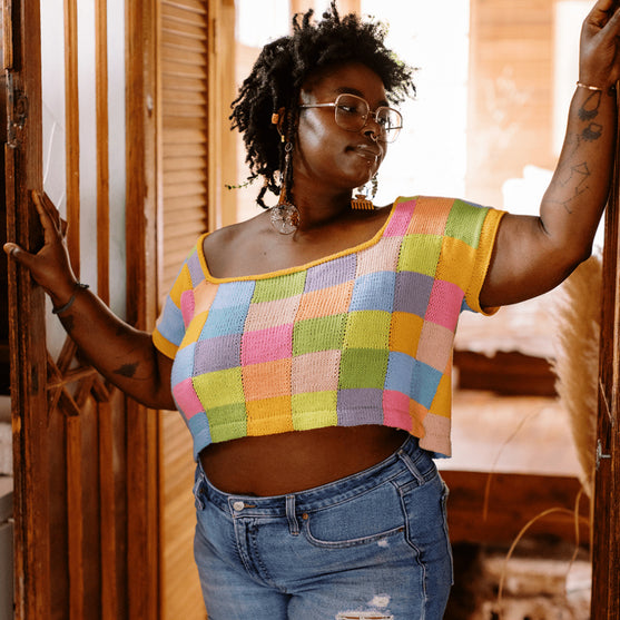 Suncatcher - Intarsia T-shirt med Firkantet Hals
7