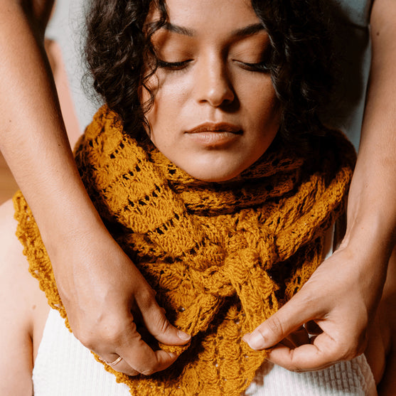 Grisaille - Trekantet Blondesjal
7