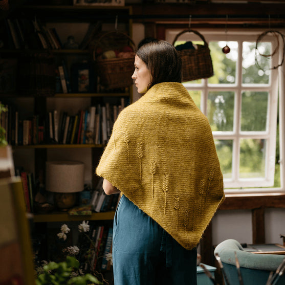 Heart of Gold - Trekantsjal med strukturmønster
4