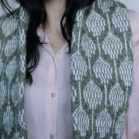 Biophilia - Tubehalstørklæde i Flerfarvestrik
8