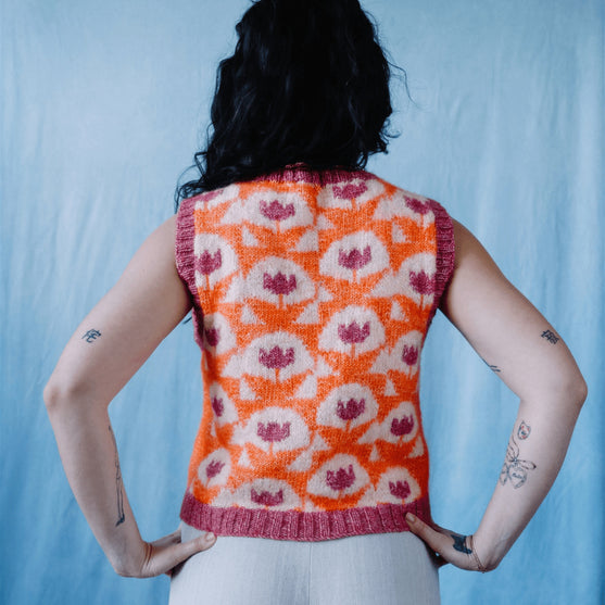 Quite Contrary - Vest i Flerfarvestrik
6