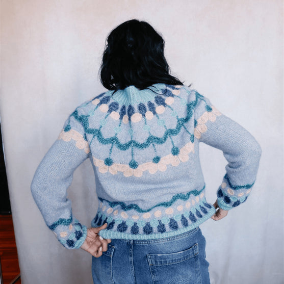 Whim - Sweater i Flerfarvestrik
2
