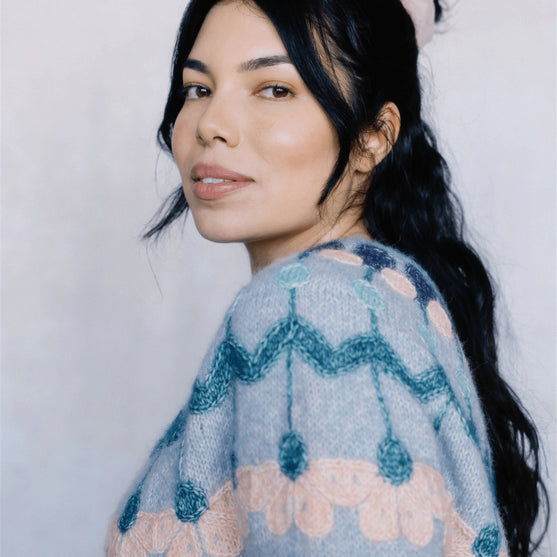 Whim - Sweater i Flerfarvestrik
4