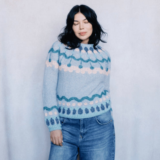 Whim - Sweater i Flerfarvestrik
6