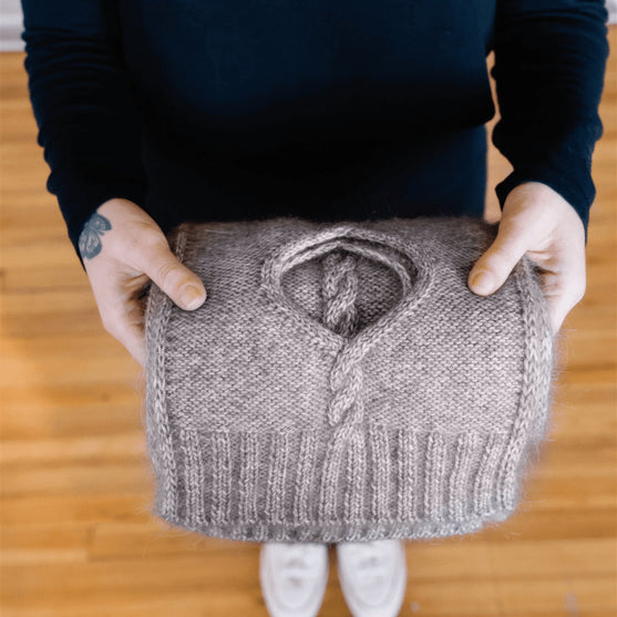 Isley - Halstørklæde med Hulmønster og Snoninger
6