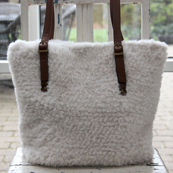 Fur Lux Tasker
3