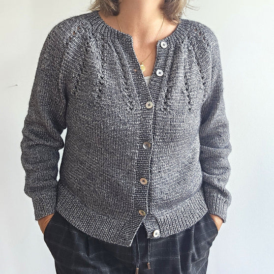 Valdis - Cardigan
4