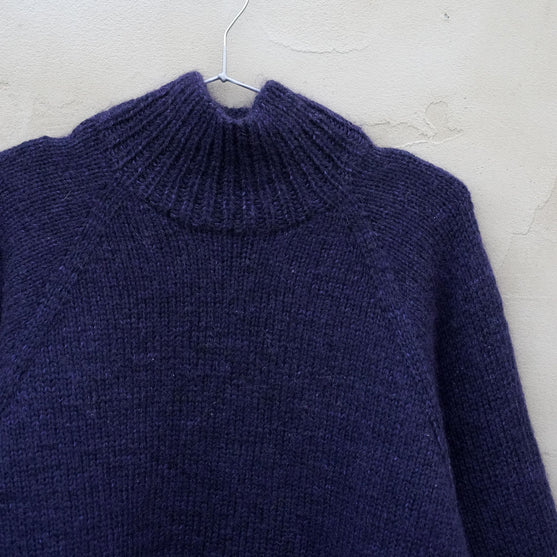 Deep Tide - Sweater
3