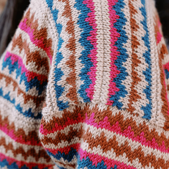 Ottolie - Chevron Cardigan med lommer
9