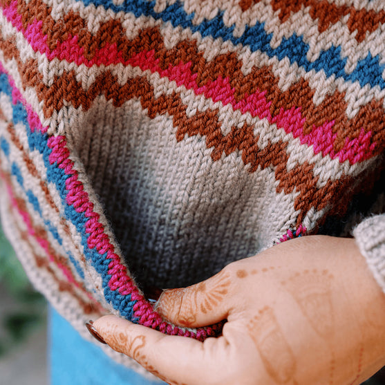 Ottolie - Chevron Cardigan med lommer
7