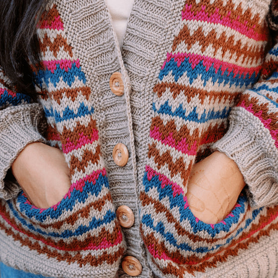 Ottolie - Chevron Cardigan med lommer
10