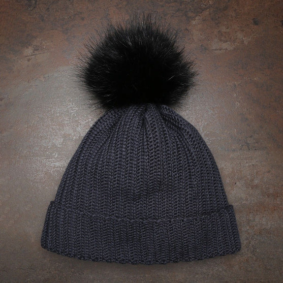 Pompon m/knap, Sort - Go Handmade
3