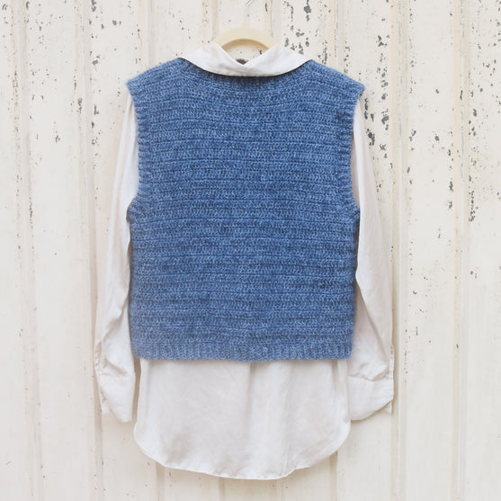 Essence - Vest
4