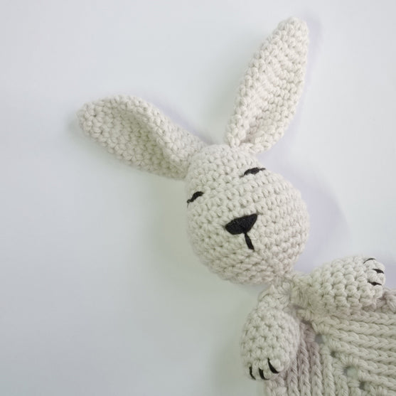 Ninka - Serviet med hare
8