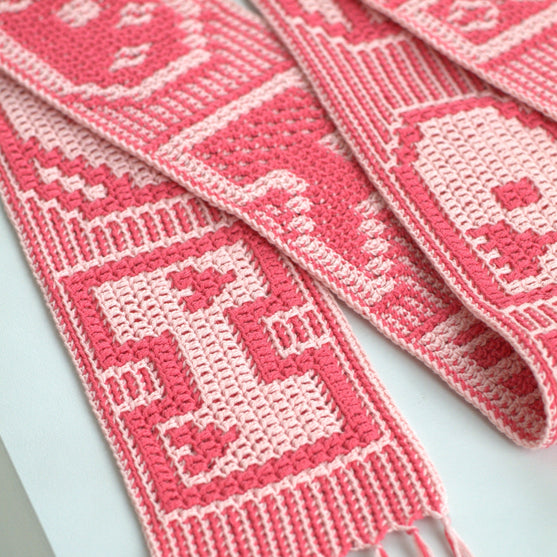 Hooked on You - Halstørklæde
15