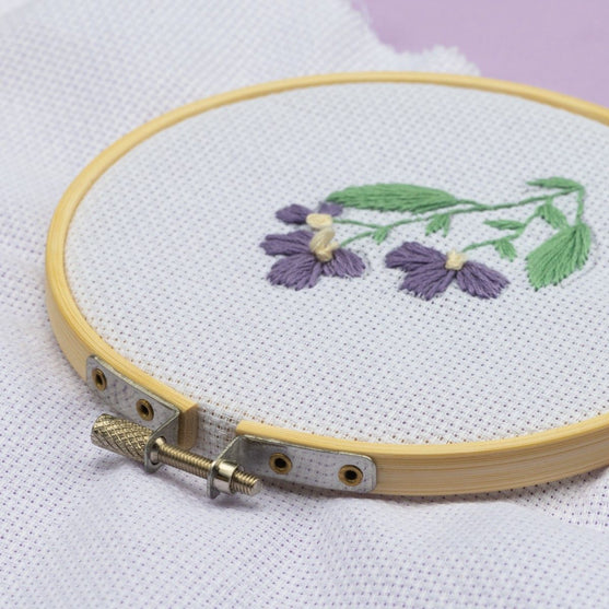 Broderiring med Stof - Hobbii
4