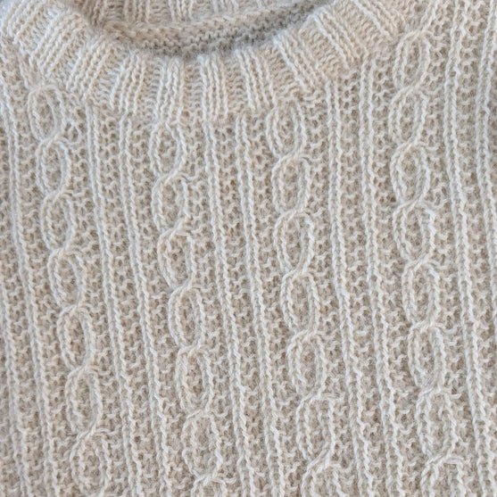 Farrow – Sweater
8