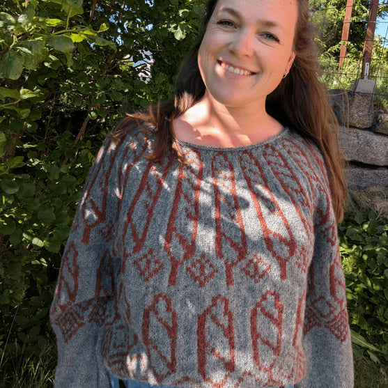Feathers – Sweater
3