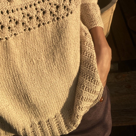 Diamond Eyelets – Bluse
4