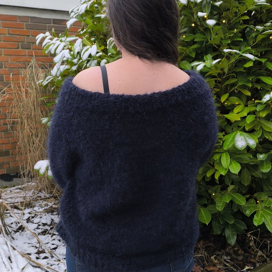 Suri - Sweater
4