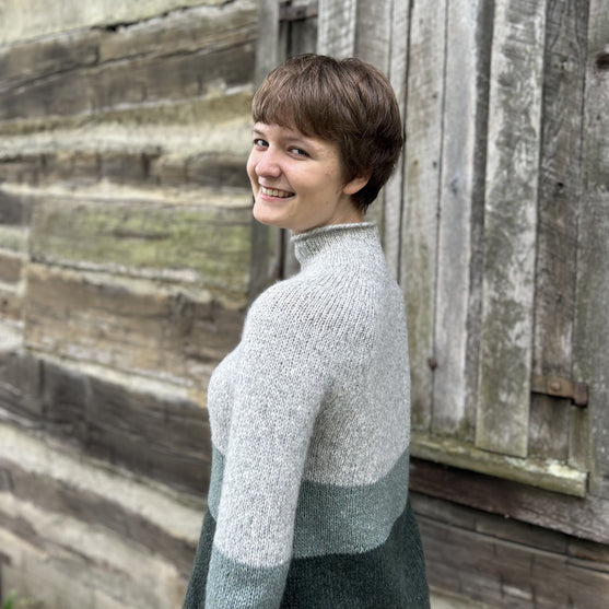 Cozy Cabin – Sweater
4