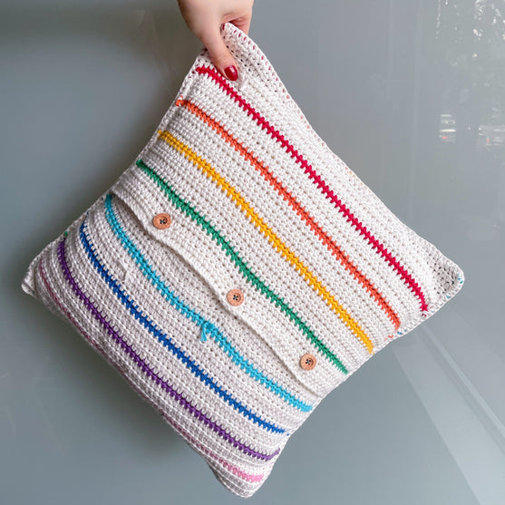 Woven Rainbow Pude
3