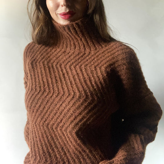 Darby – Rullekravesweater
8