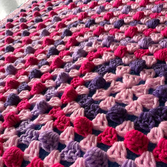 Bella’s Bobble Granny Square - Tæppe
4