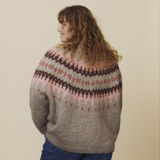Dorthea - Yoke Sweater
6