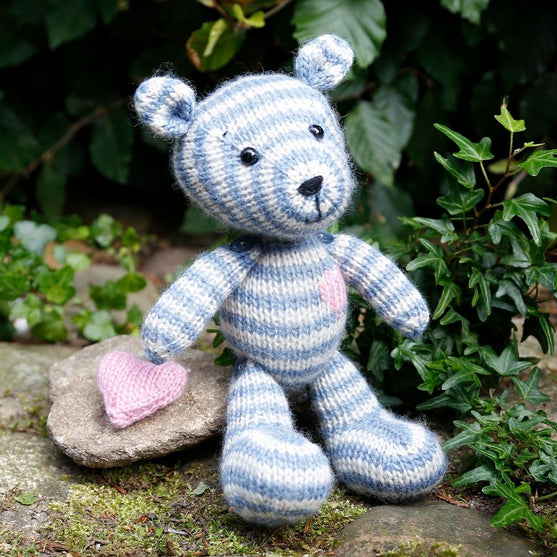 Camille - Strikket bamse
2