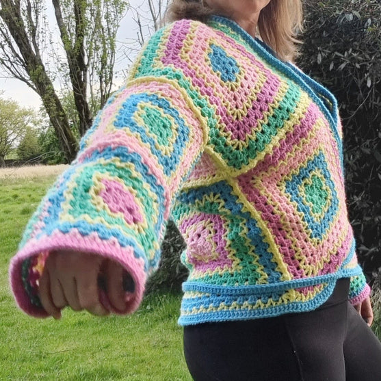 Summer Squares - Slå-om-cardigan
3