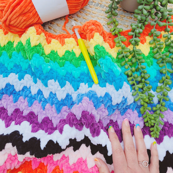 The Rainbow Cuddle Blanket - Tæppe
3
