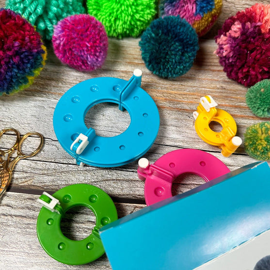 Hoop Pompon Maker - Hobbii
4