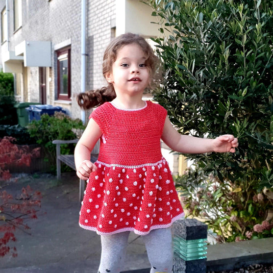 Strawberry Kjole
4
