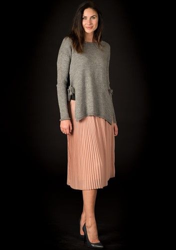 1577 - Tunika med bindebånd i siderne