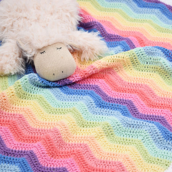 

Hæklet Rainbow babysvøb - Pastel
2