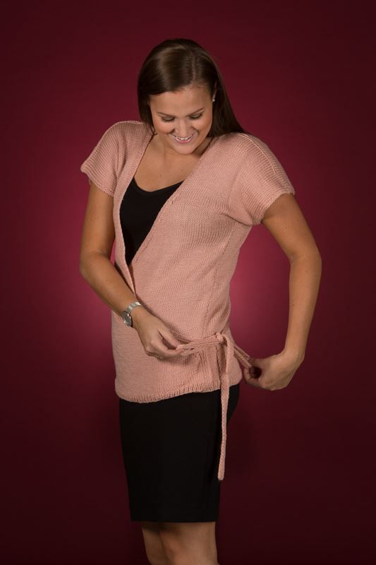 1529 – Slå om bluse med vinge-ærmer