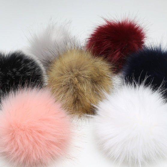 

Pompon m/knap, Grå, large - Go Handmade
4