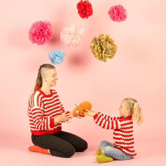 

Candy Cane Stripes - Børnesweater
4