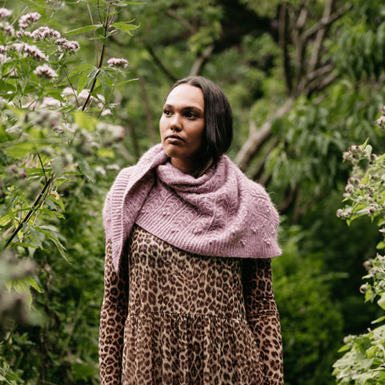 

Muse Shawl - Trekantet sjal med struktur
6