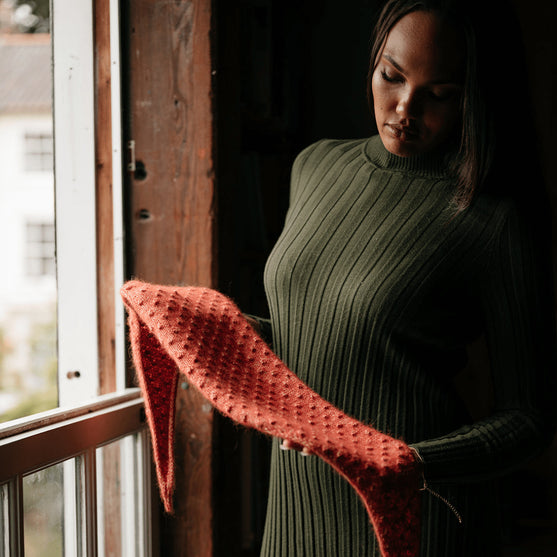 

Foretoken - Tørklæde i strukturstrik
4