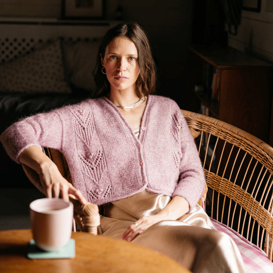 

Antanilla - Cardigan med hulmønster
2