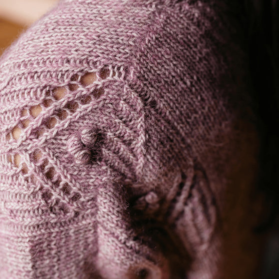 

Antanilla - Cardigan med hulmønster
3