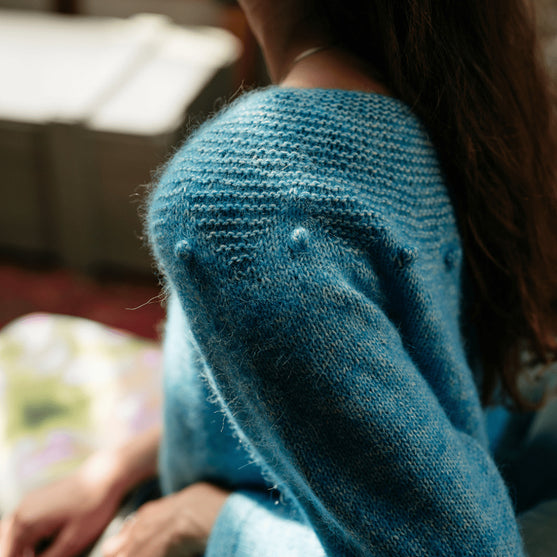 

Adorned Pullover - Sweater med retstrikket bærestykke
4