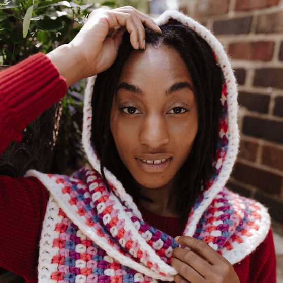 

OMG - Tørklæde med Hætte
1