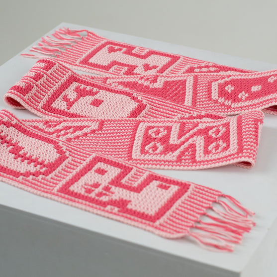 

Hooked on You - Halstørklæde
1