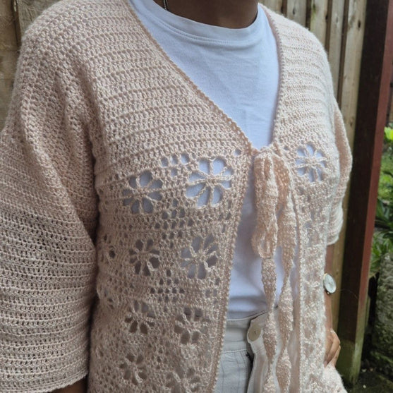 

Dahlia - Cardigan
3