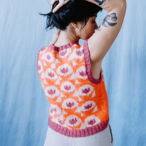 

Quite Contrary - Vest i Flerfarvestrik
2